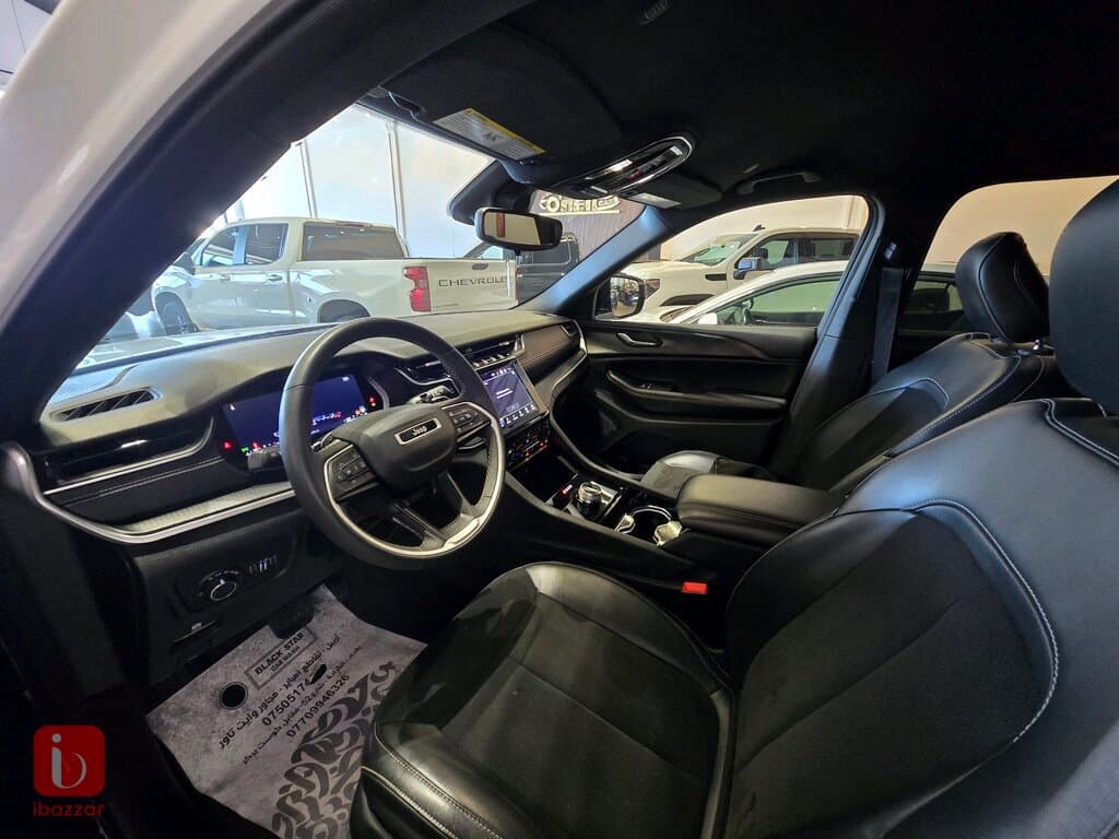 Jeep Grand Cherokee 8