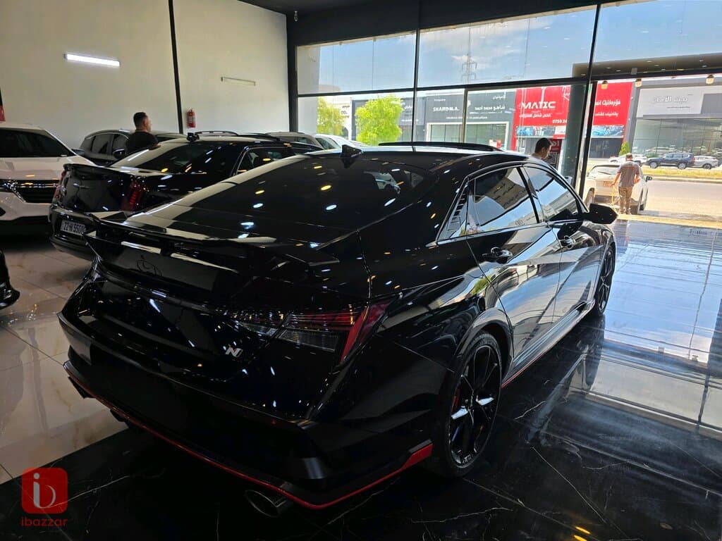 Hyundai Elantra 5