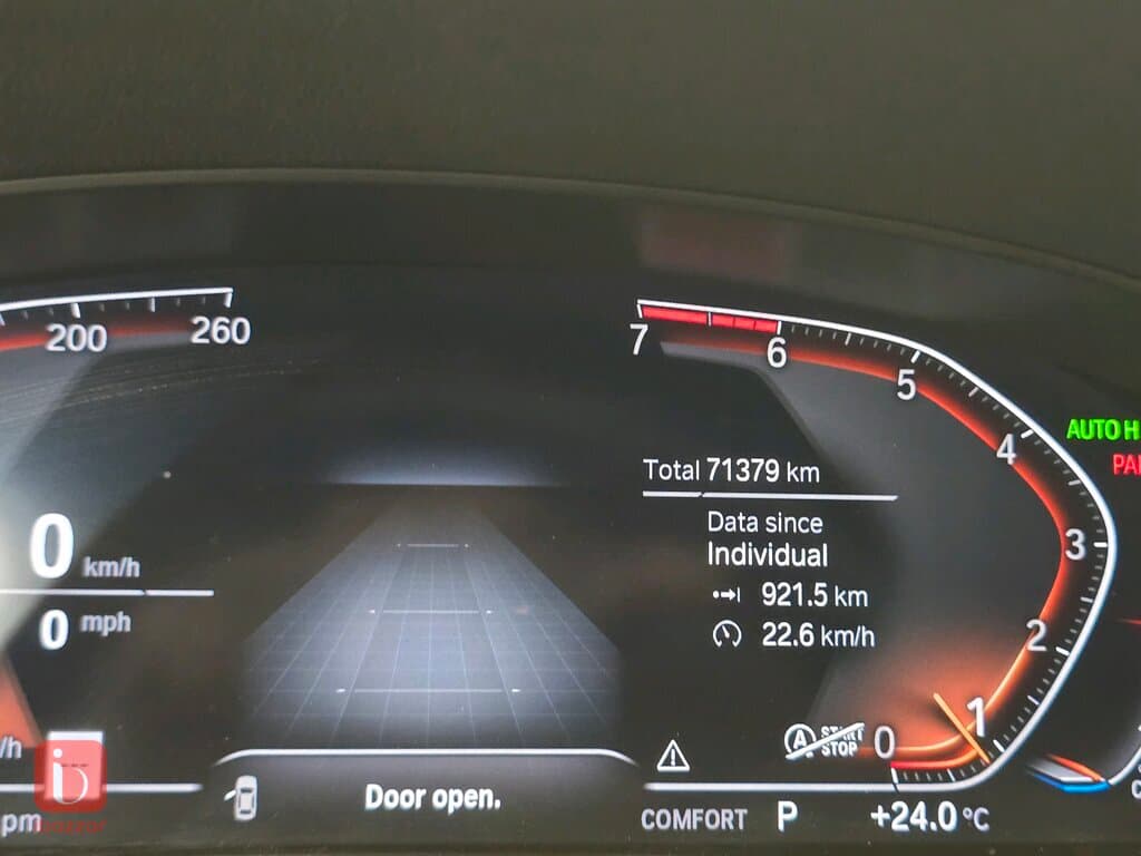 BMW 5-Series 530i 10