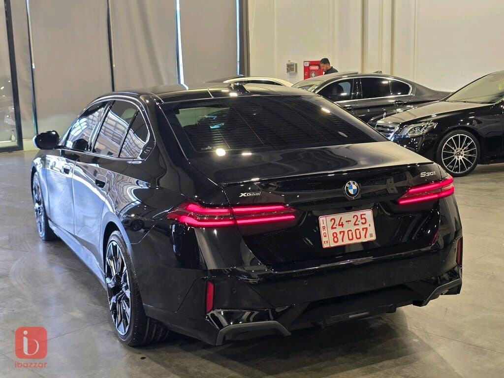 BMW 5-Series 530i 6