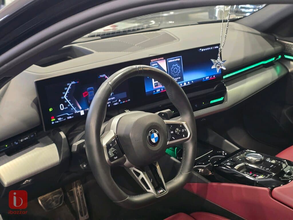 BMW 5-Series 530i 9