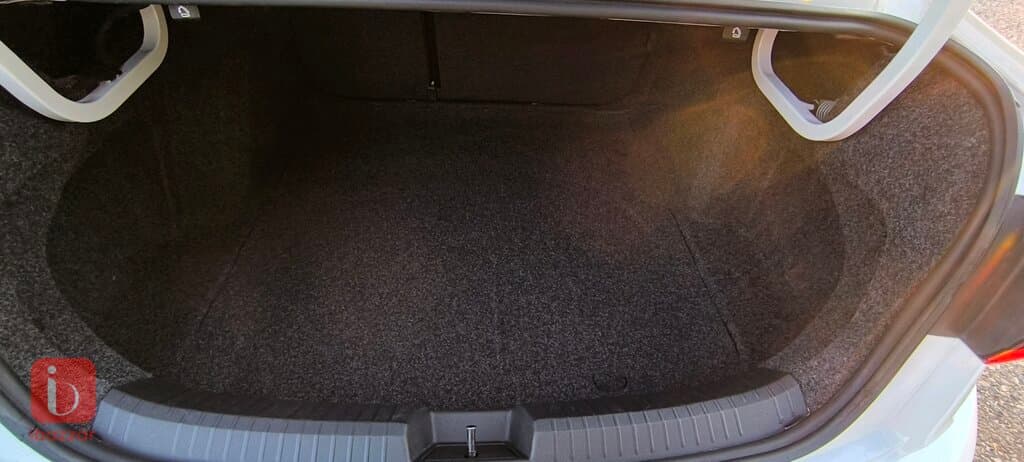 Volkswagen Jetta SE 12