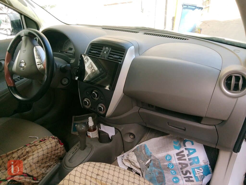Nissan Sunny 5