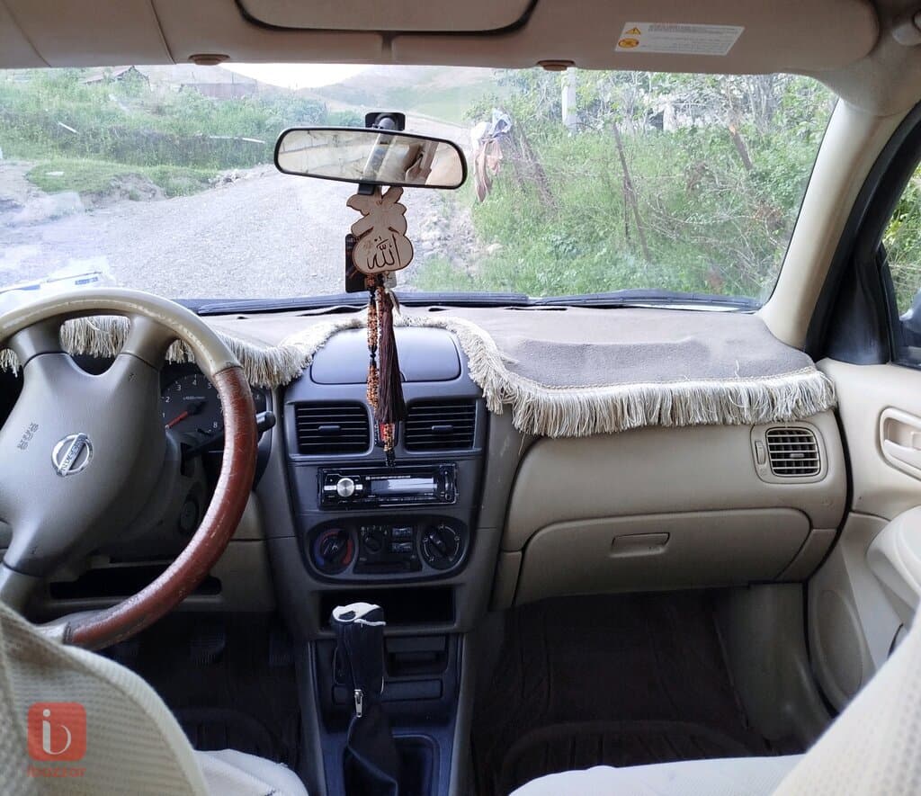 Nissan Sunny SV 4