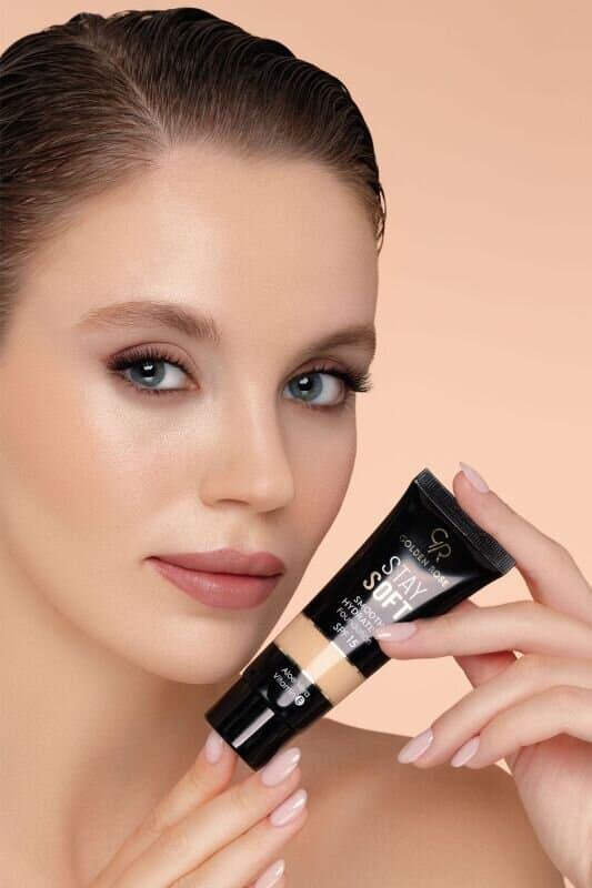 Golden Rose Stay Soft Smooth Hydrating Foundation (No: 201) 4