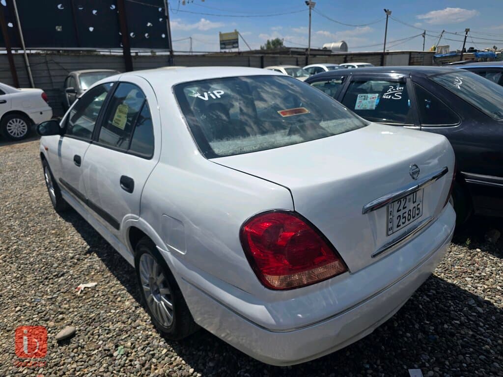 Nissan Sunny 4