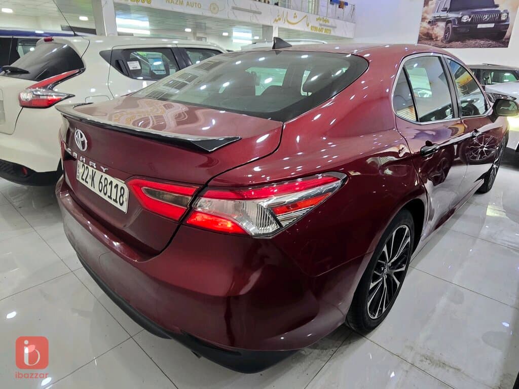 Toyota Camry LE 4