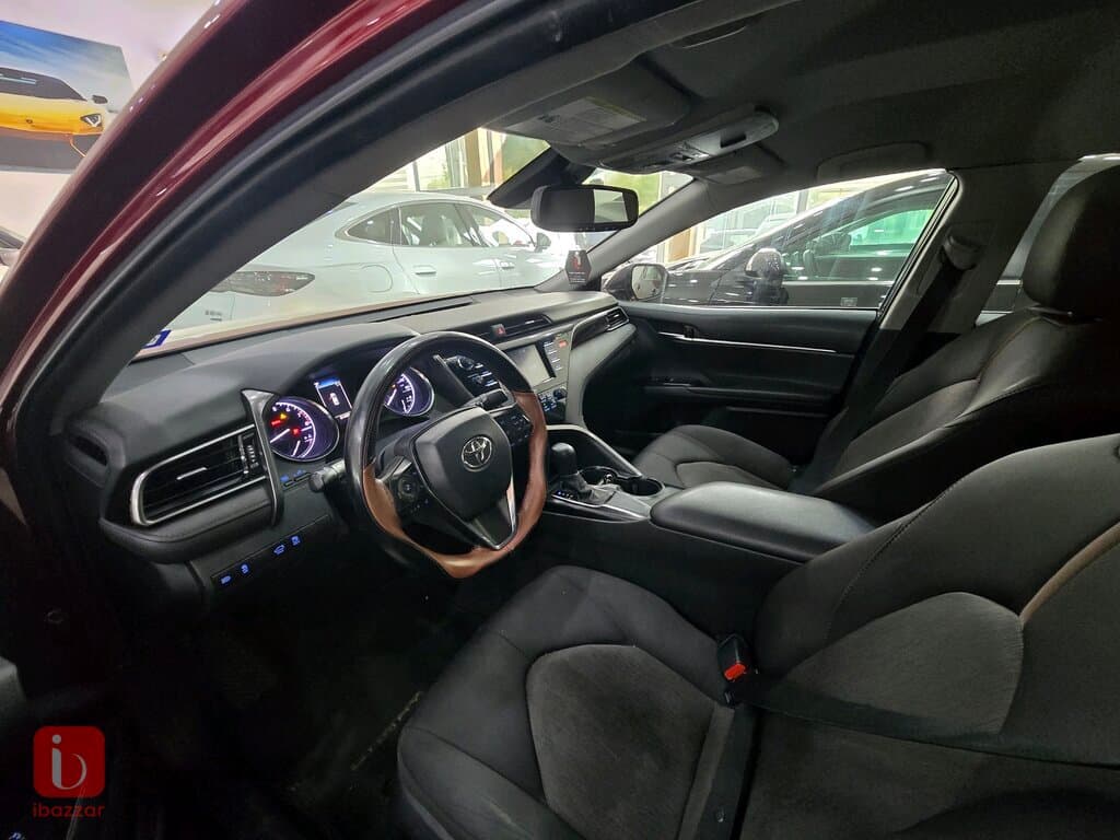 Toyota Camry LE 6