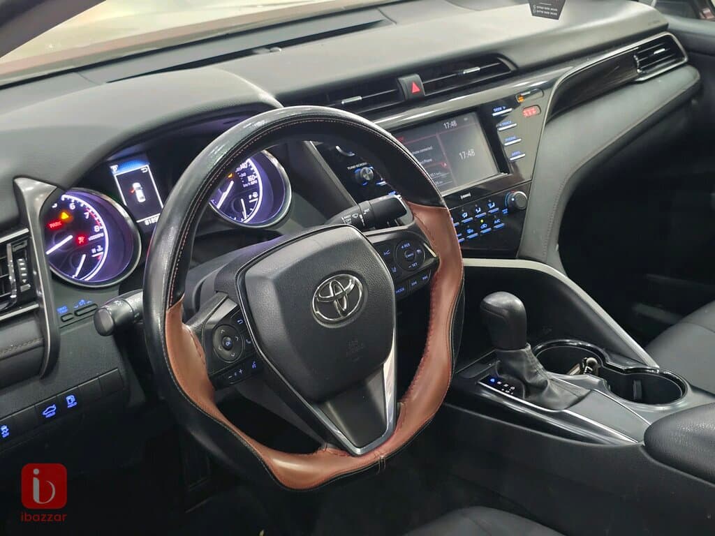 Toyota Camry LE 7