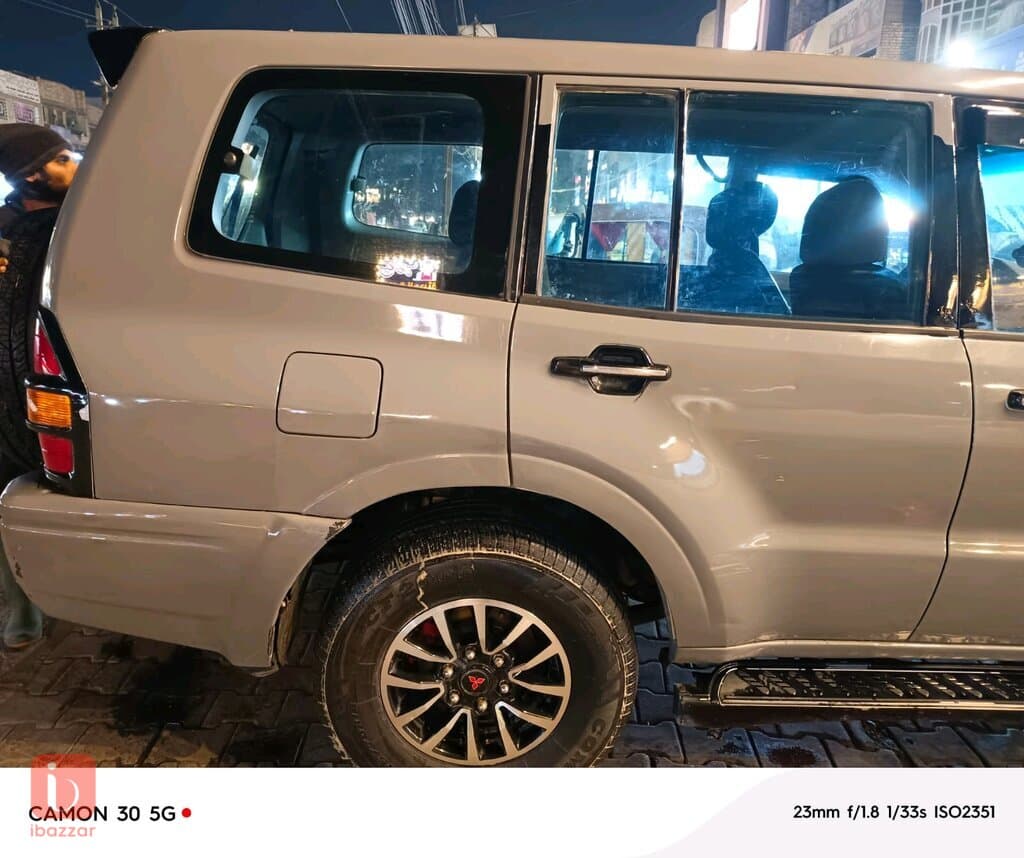 Mitsubishi Pajero GLS 4