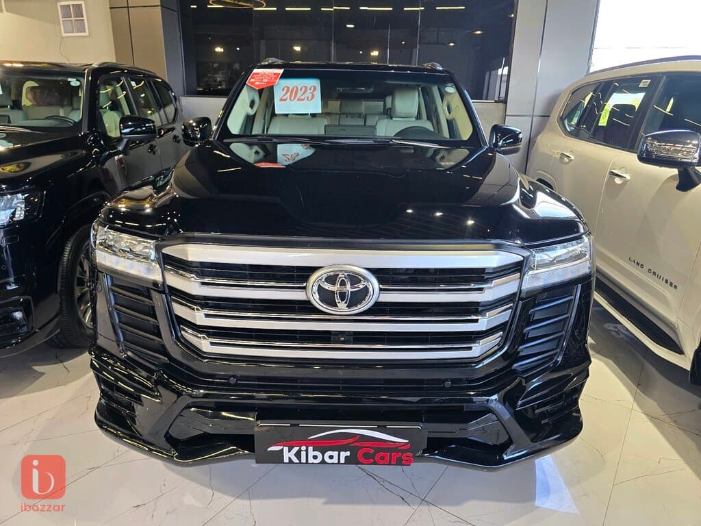 Toyota Land Cruiser GXR 1