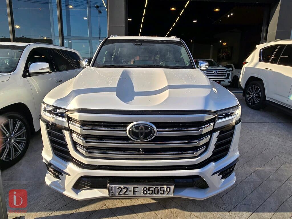 Toyota Land Cruiser VXR 1