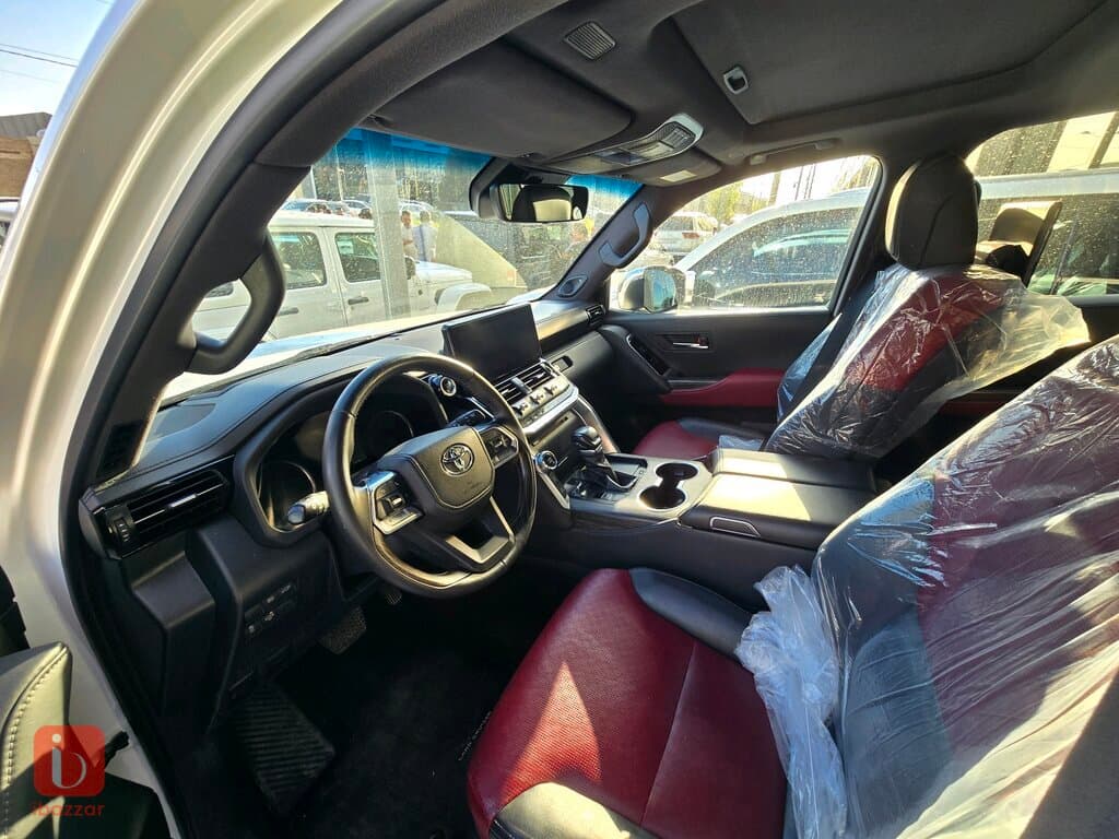 Toyota Land Cruiser VXR 7