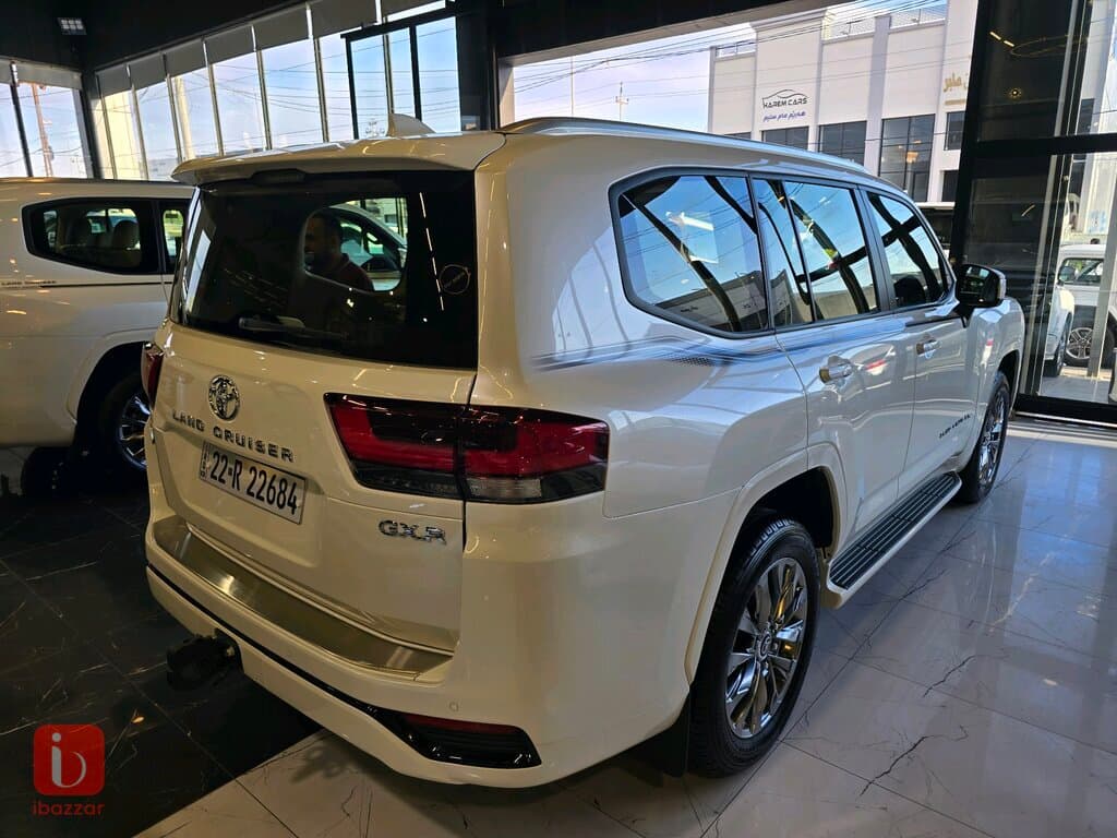 Toyota Land Cruiser GXR 4