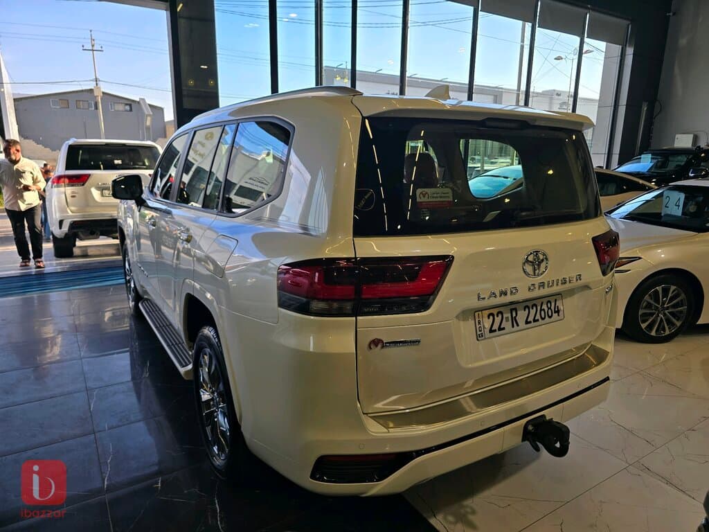 Toyota Land Cruiser GXR 5
