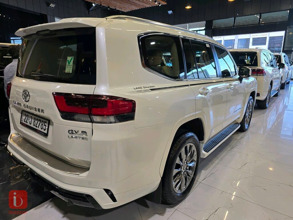 Toyota Land Cruiser GXR Limited 3