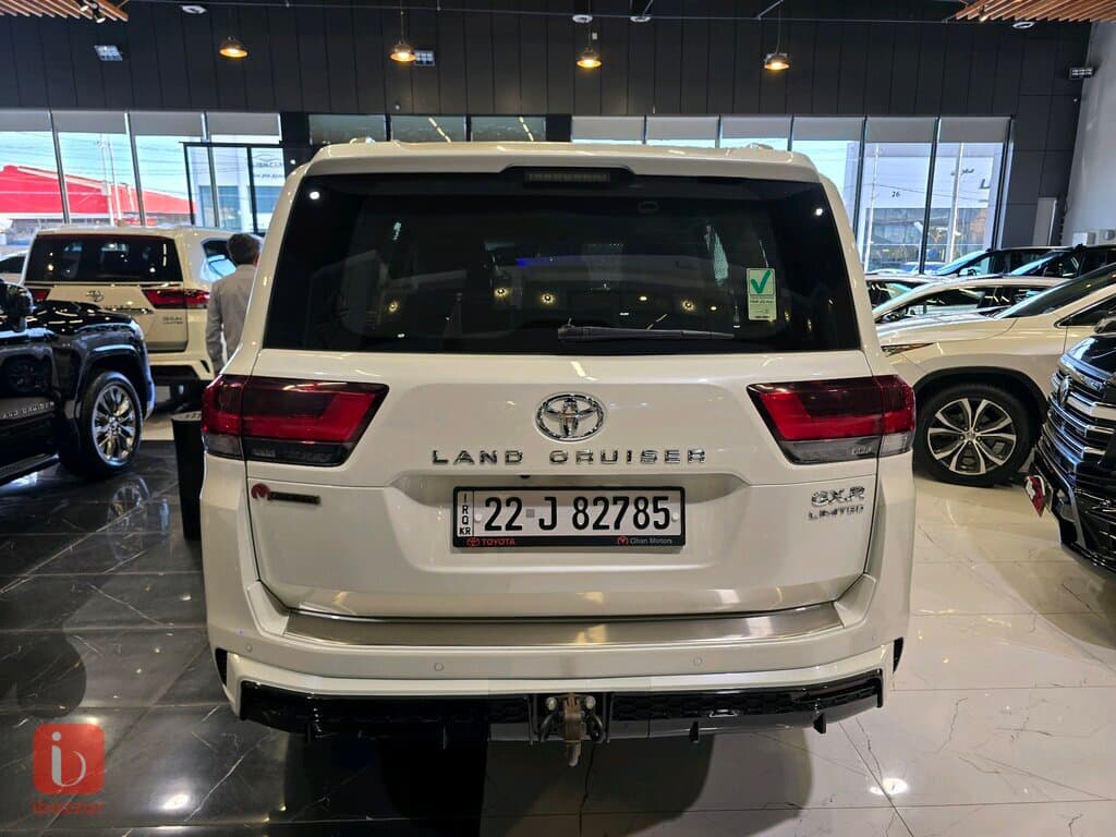 Toyota Land Cruiser GXR Limited 4