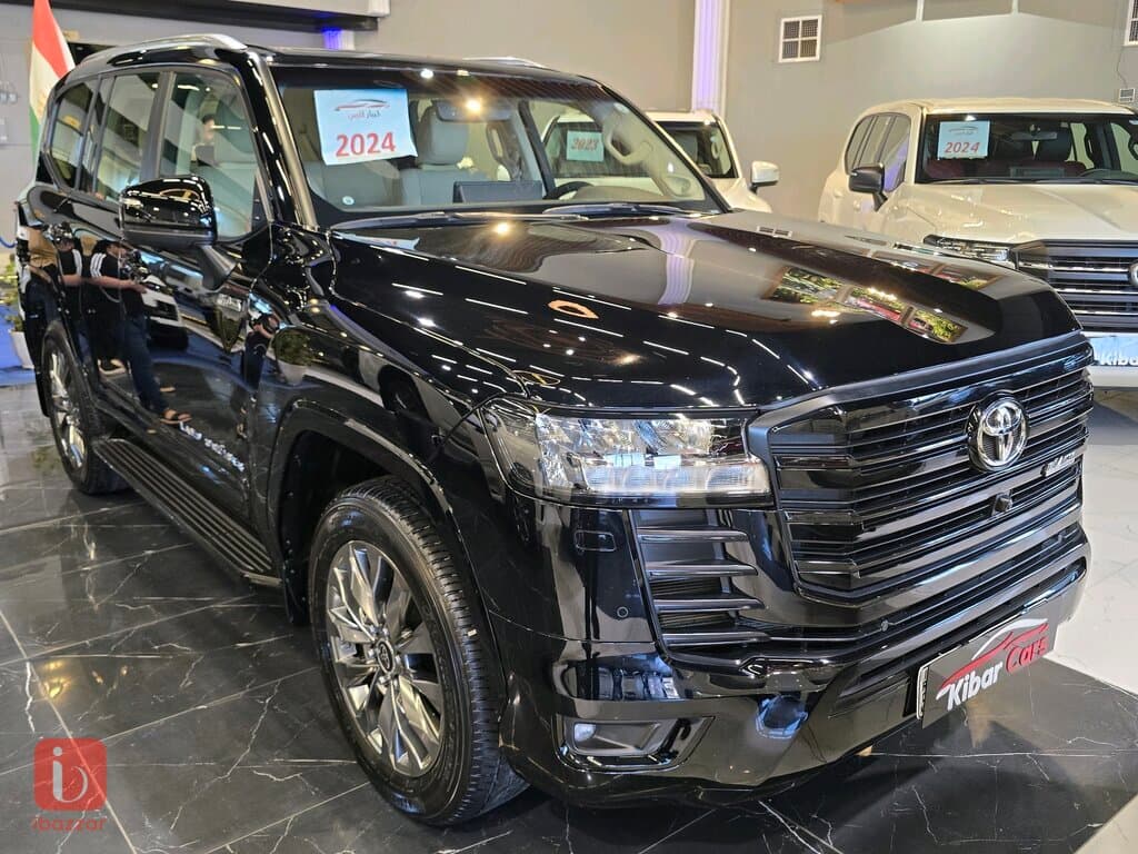 Toyota Land Cruiser GXR Black Edition 2