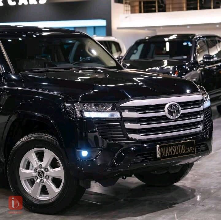Toyota Land Cruiser GXR 3
