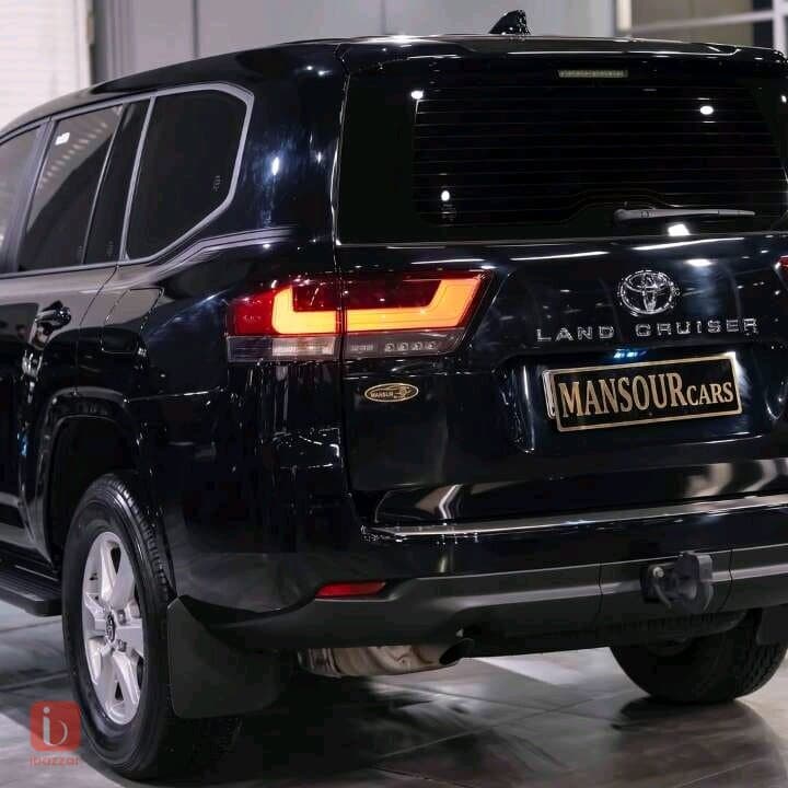Toyota Land Cruiser GXR 6