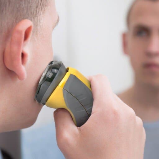 REMINGTON Virtually Indestructible Rotary Shaver 2