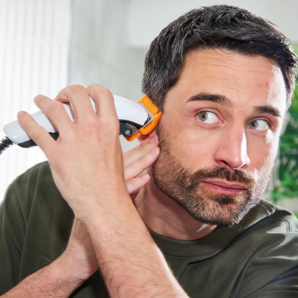 REMINGTON Colour-Cut Hair Clipper With 9 Colored Guide Combs 2
