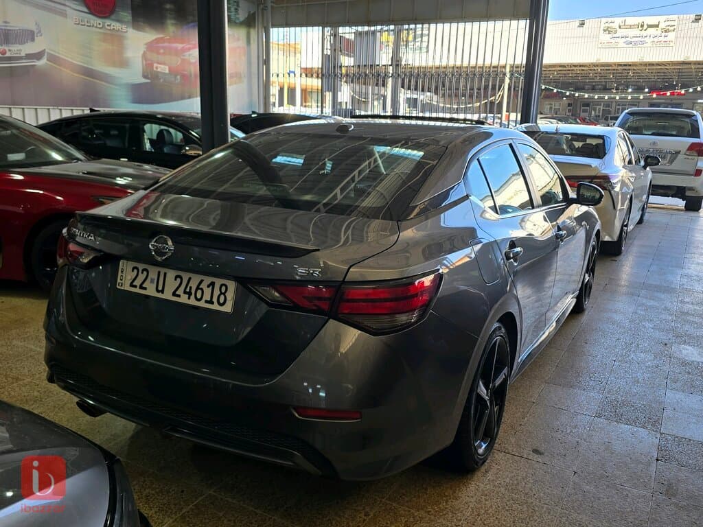Nissan Sentra SR 4