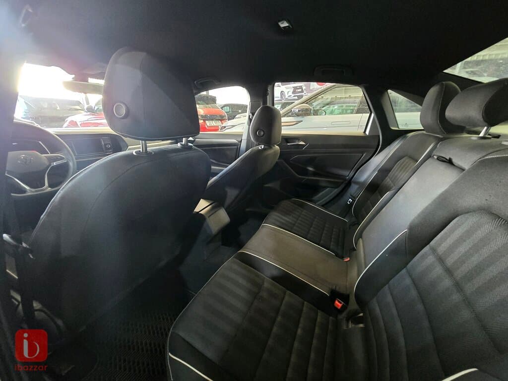Volkswagen Jetta SE 5