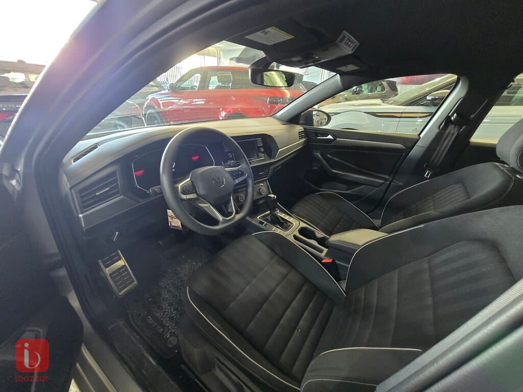 Volkswagen Jetta SE 6