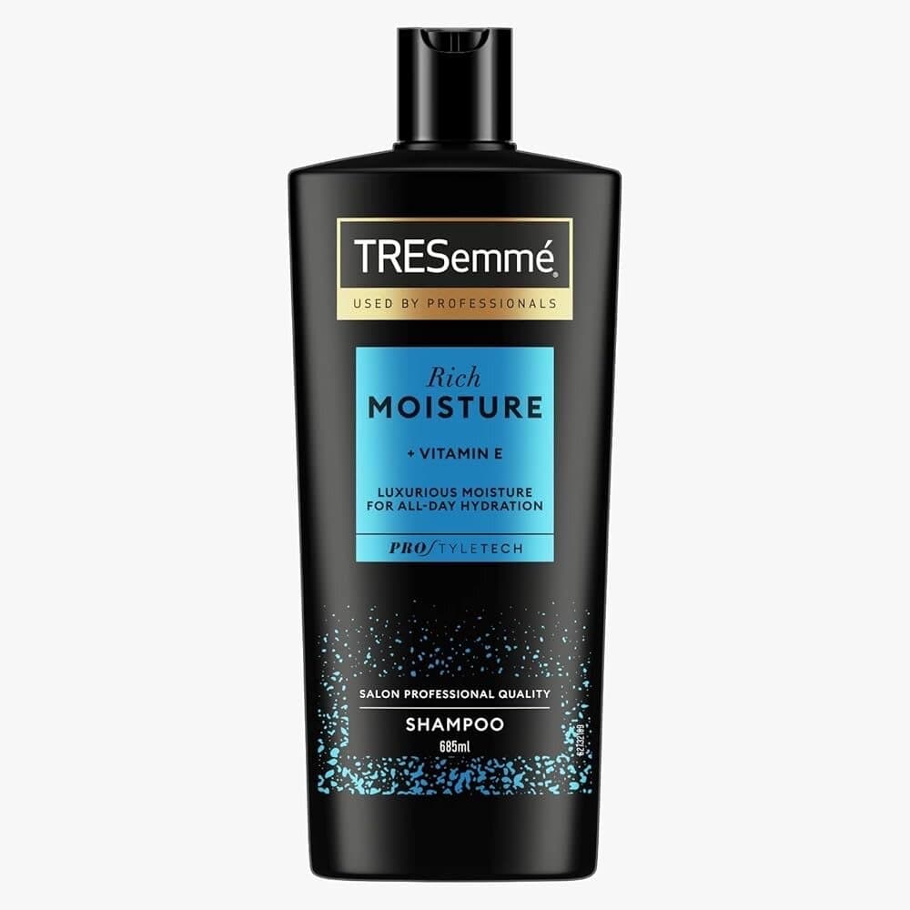 TRESemmé Rich Moisture Shampoo with Vitamin E for Dry Hair, 685ml Bottle 1