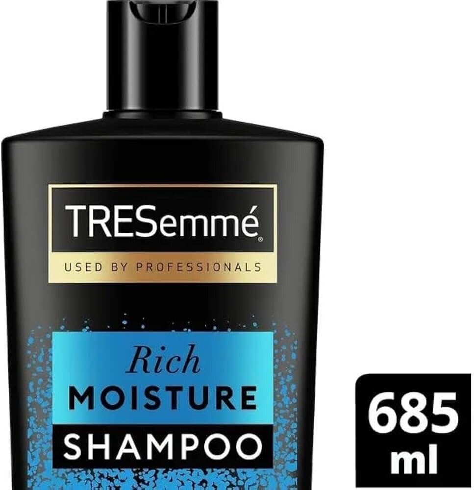 TRESemmé Rich Moisture Shampoo with Vitamin E for Dry Hair, 685ml Bottle 2