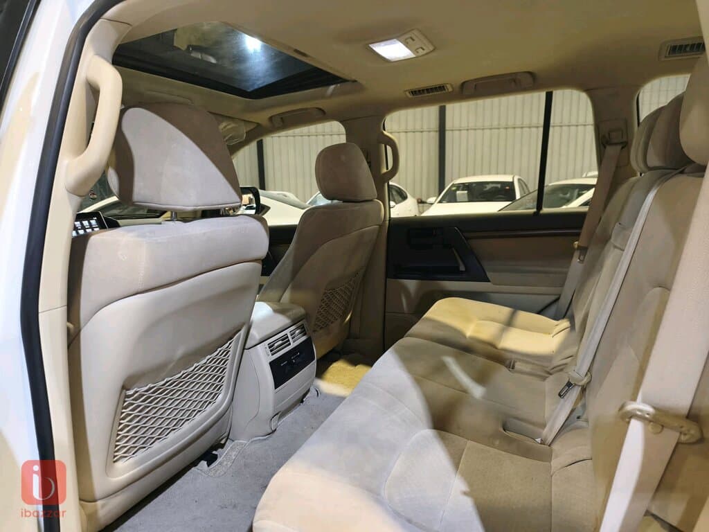 Toyota Land Cruiser GXR 12