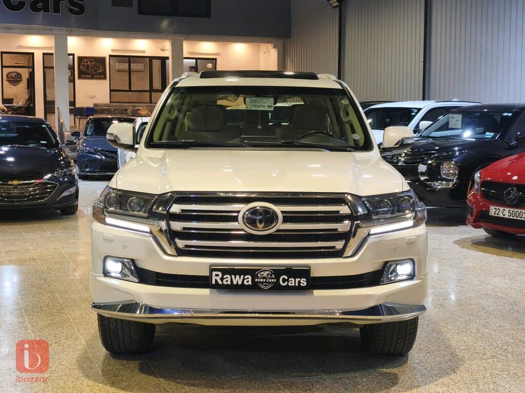 Toyota Land Cruiser GXR 2