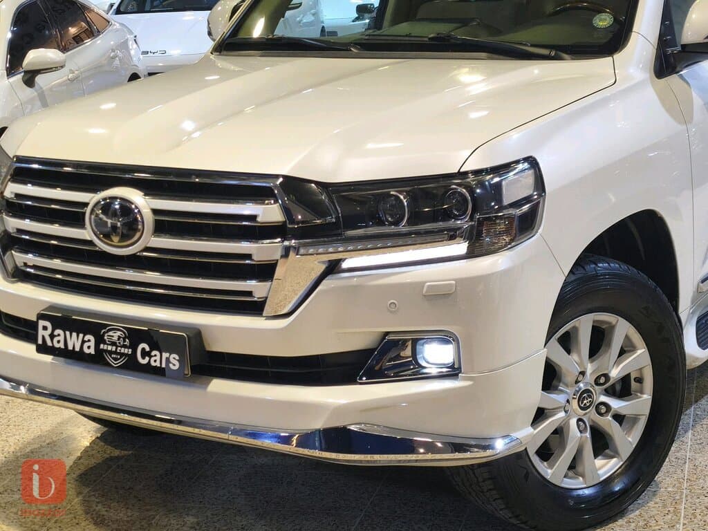 Toyota Land Cruiser GXR 4