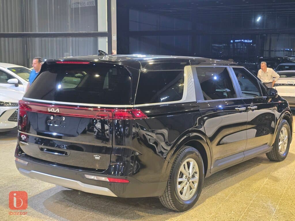 KIA Carnival LX 4