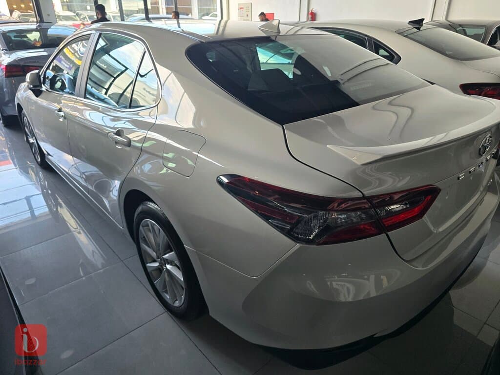 Toyota Camry LE 3