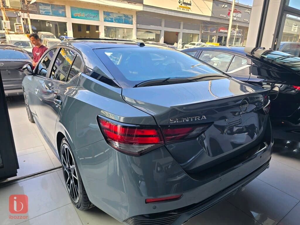 Nissan Sentra SR 4