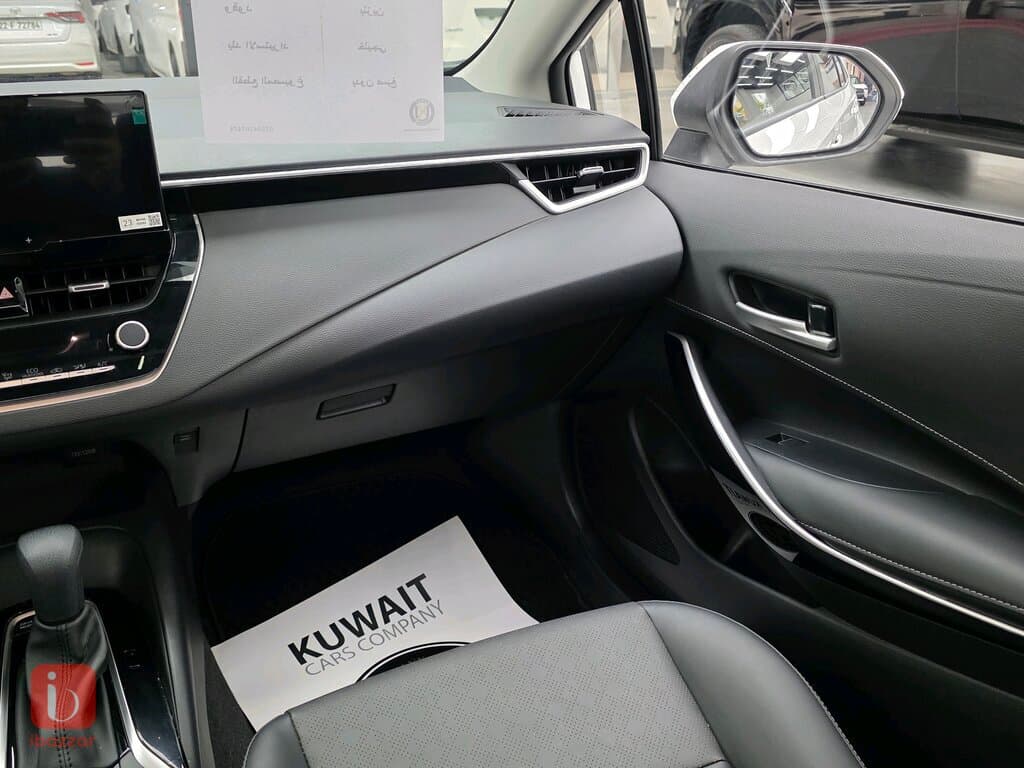 Toyota Corolla Hybrid 14