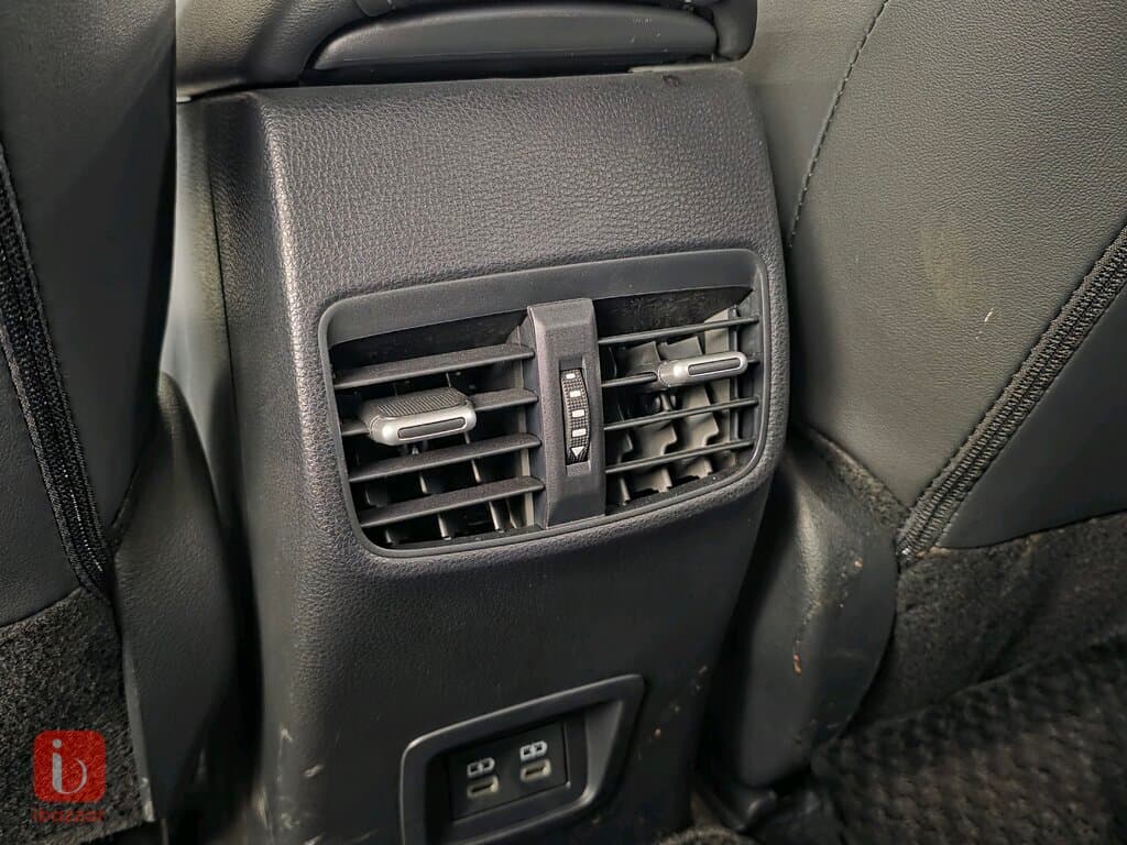 Toyota Corolla Hybrid 16