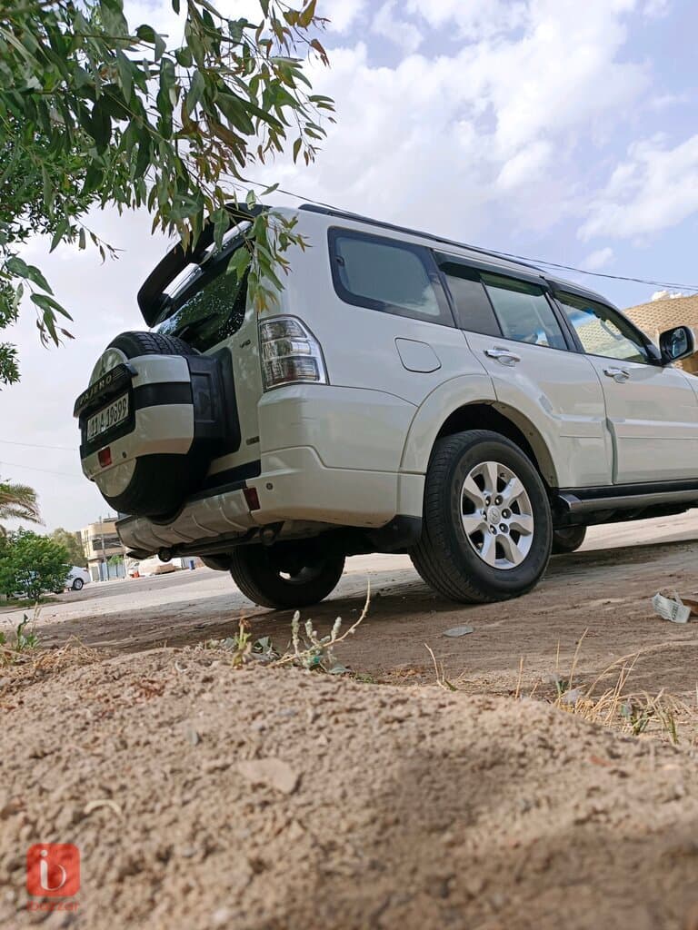 Mitsubishi Pajero GLX 1