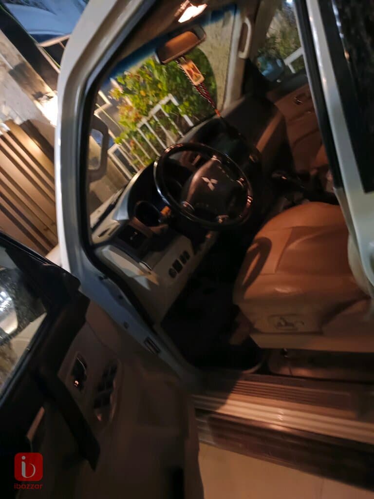 Mitsubishi Pajero GLX 12