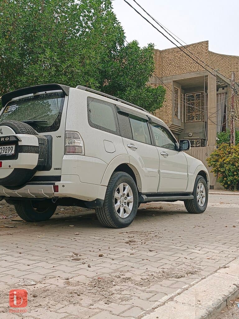 Mitsubishi Pajero GLX 14
