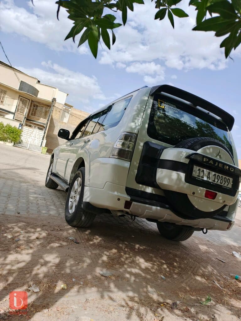 Mitsubishi Pajero GLX 10
