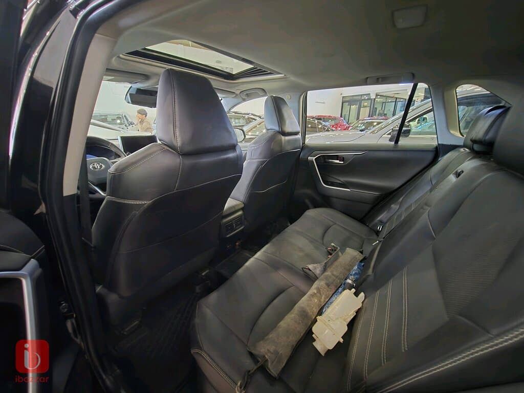 Toyota Rav 4 LE 4