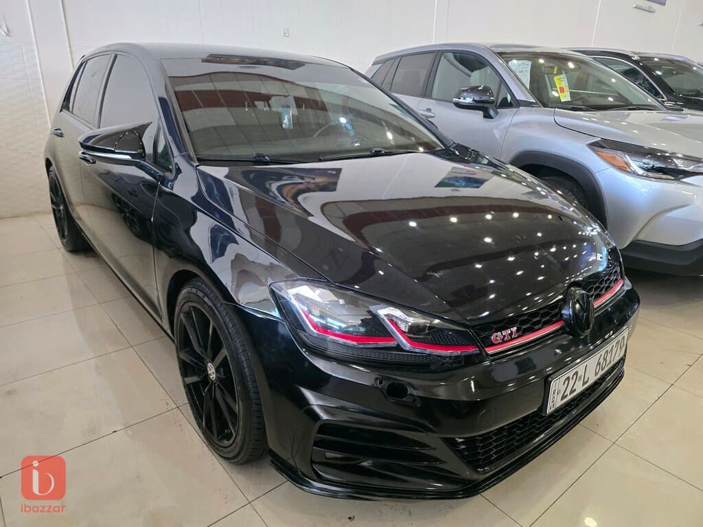 Volkswagen Golf GTI 2
