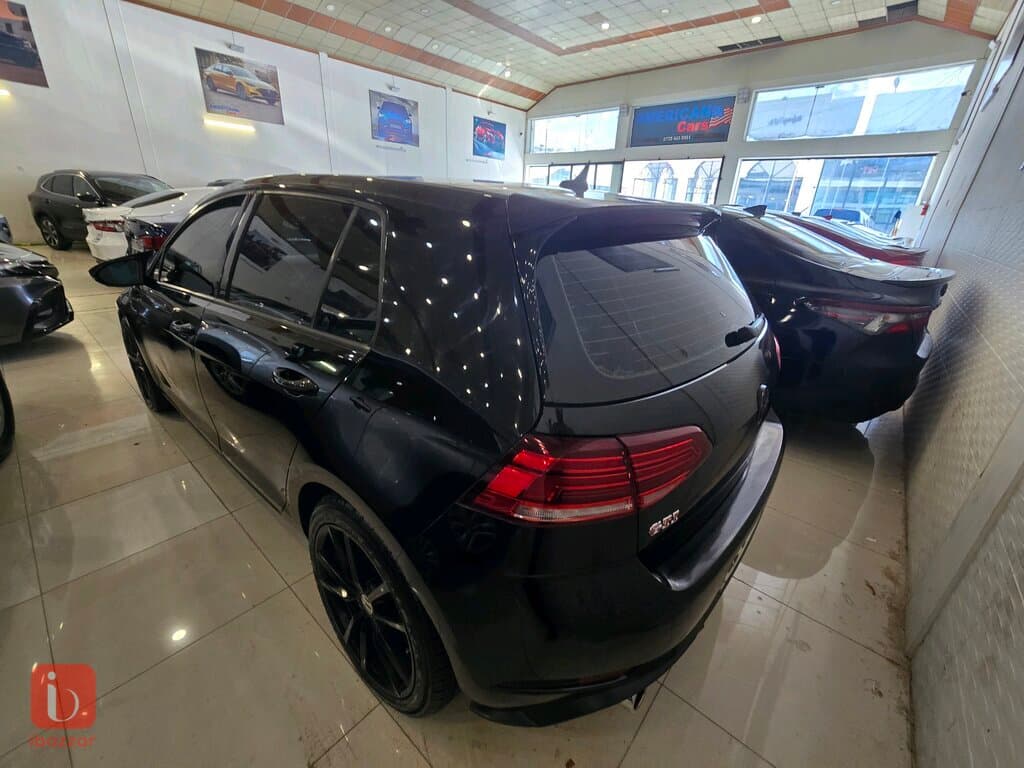Volkswagen Golf GTI 4