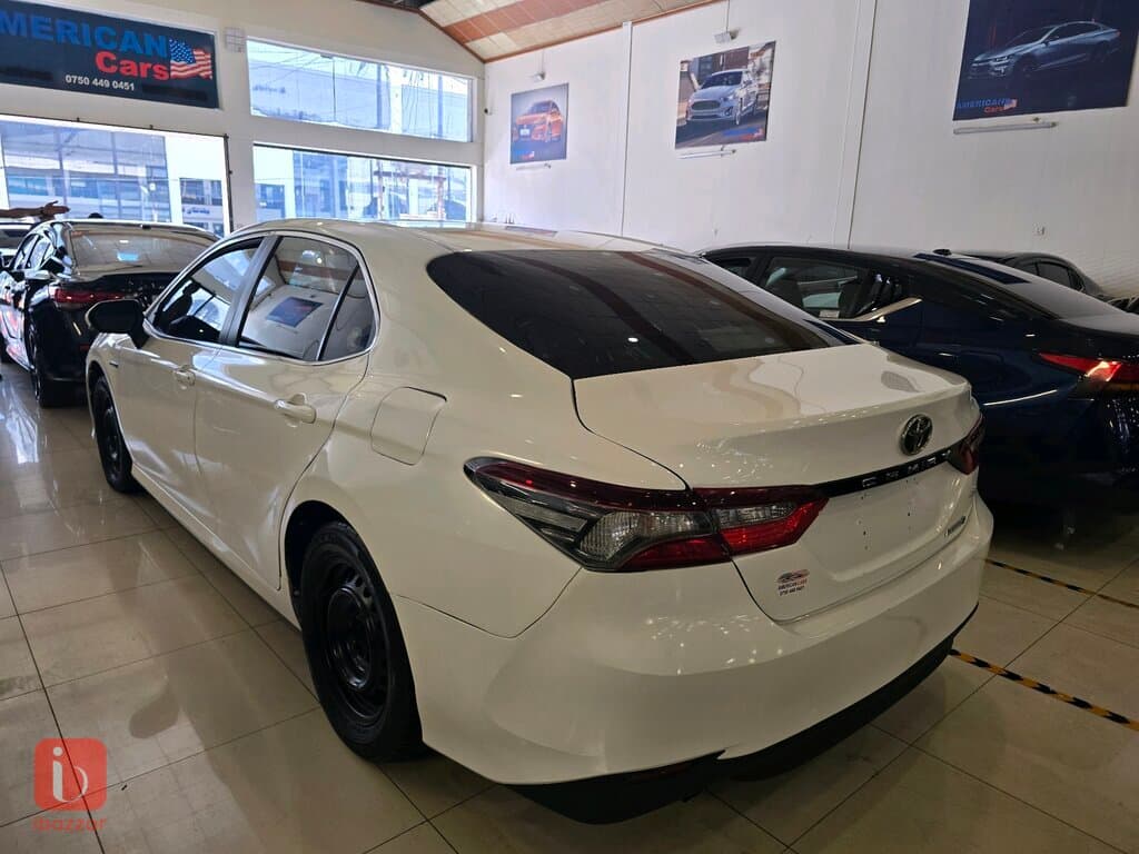 Toyota Camry LE 3