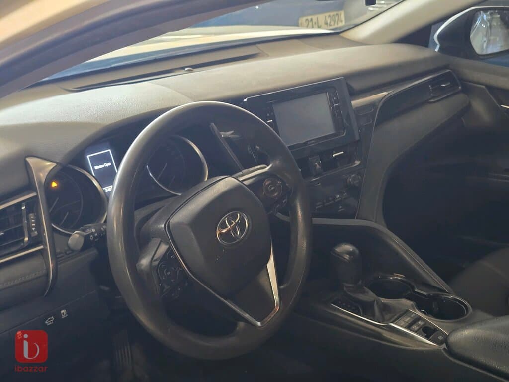 Toyota Camry LE 7