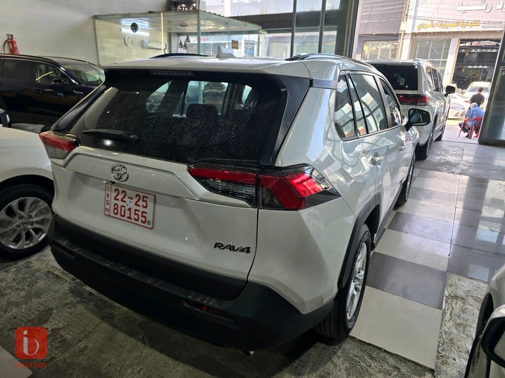 Toyota Rav 4 LE 3