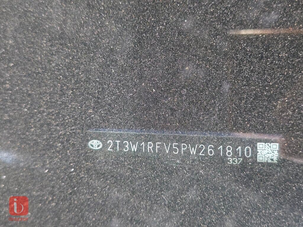 Toyota Rav 4 XLE 9